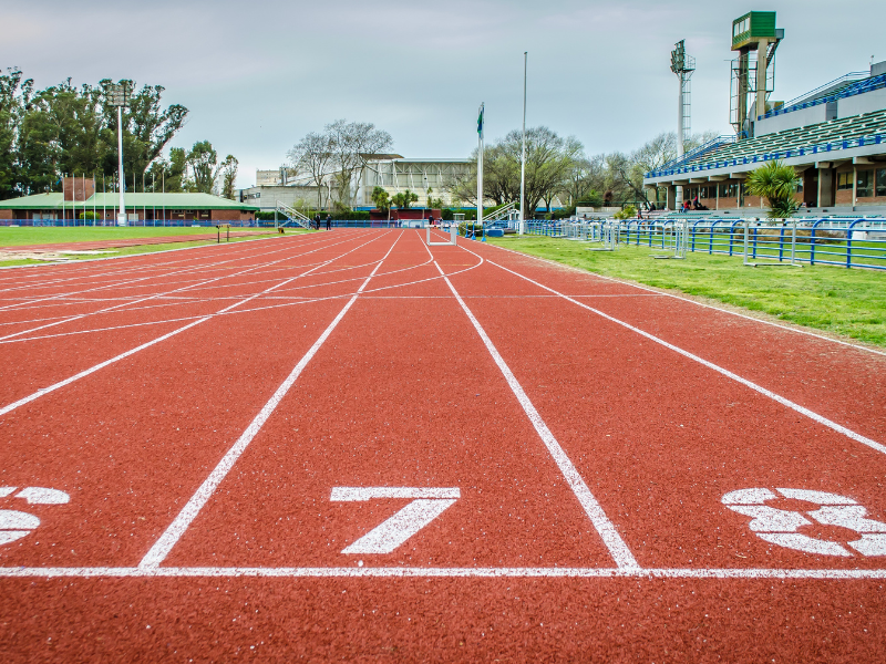 Afrondende werkzaamheden atletiekbaan TAS | Gemeente Schagen