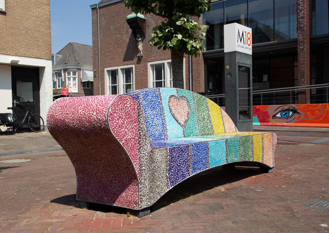 Regenboogbank (foto Noordkop Centraal)