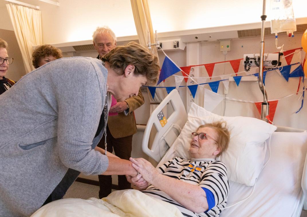 Koninklijke onderscheiding Nettie Wezelman-Winkel