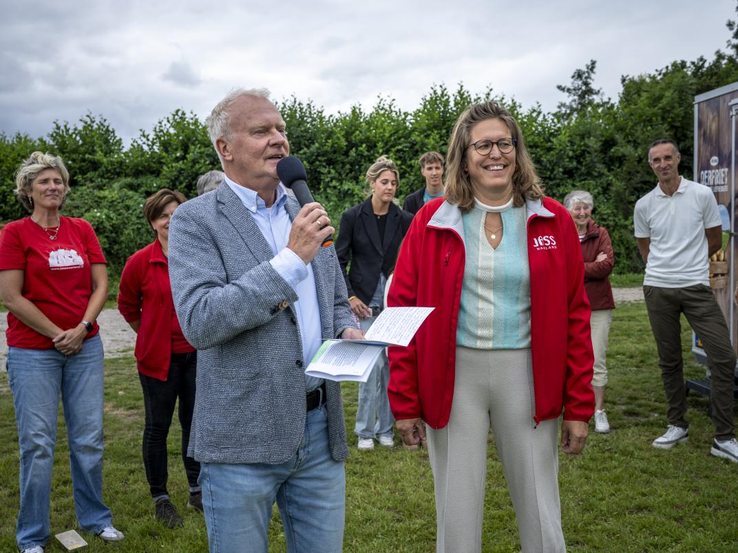 Schager Compliment voor Irene Zutt-Sijm uitgereikt door wethouder Hans Heddes