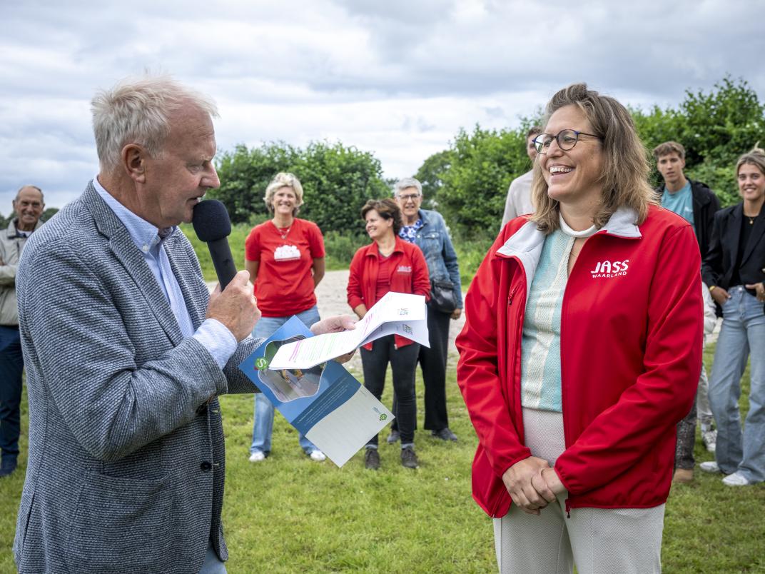 Schager Compliment voor Irene Zutt-Sijm uitgereikt door wethouder Hans Heddes