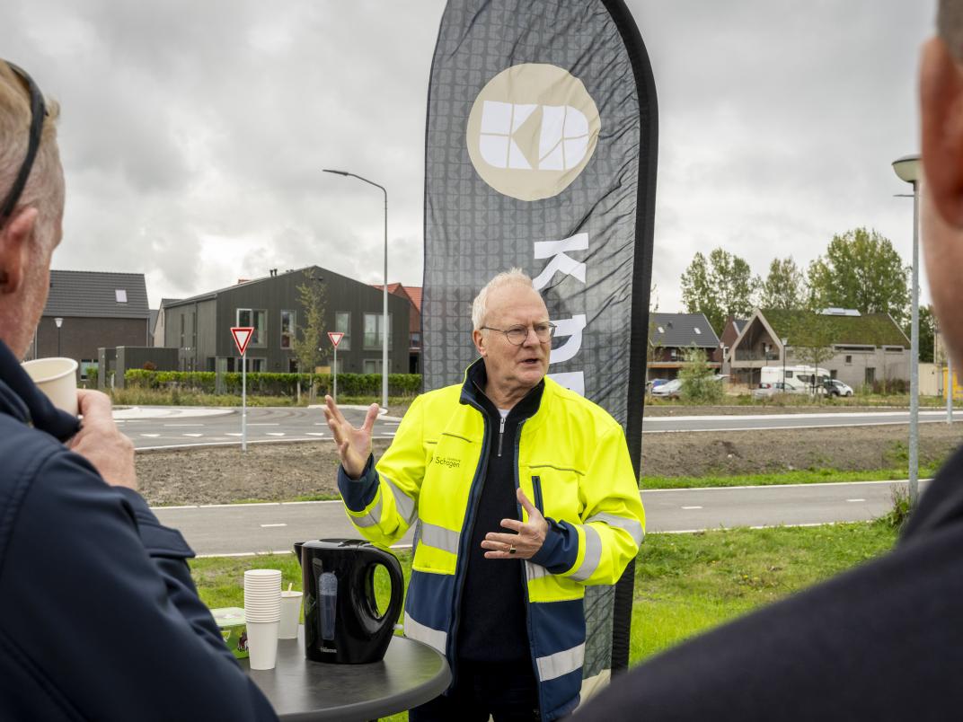 Wethouder Hans Heddes bij de opening