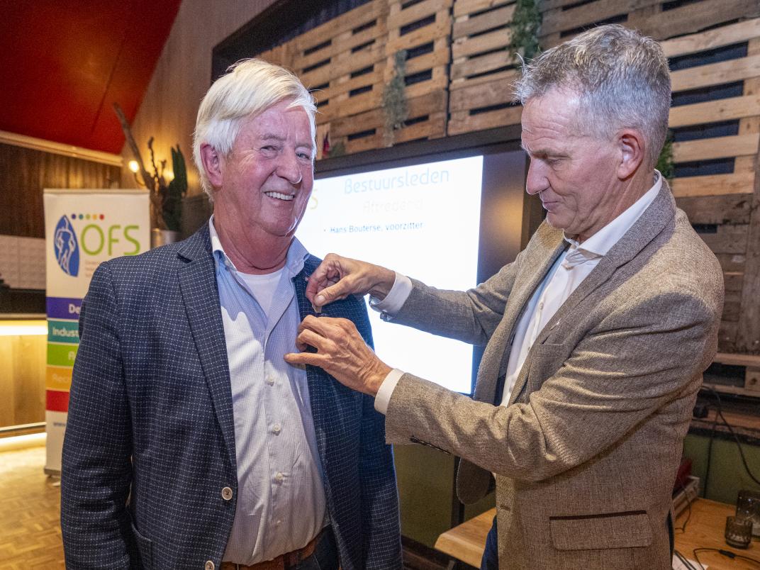 Compliment H Bouterse