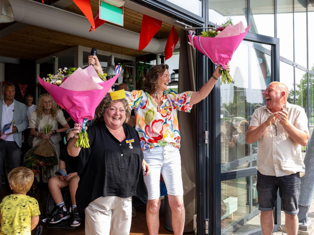 Koninklijke Onderscheiding Marian van Dam en Ellen Dekker