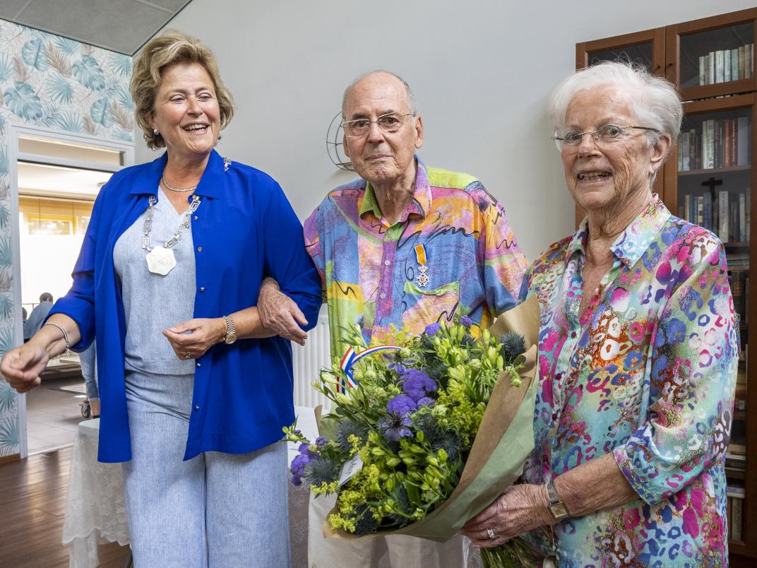 Uitreiking Koninklijke onderscheiding Hans Krug