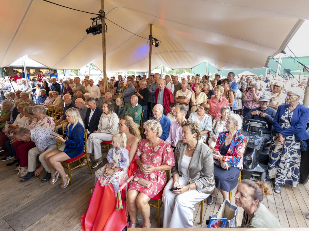 Predicaat Koninklijk bij 100 jarig jubileum Zeeman BV