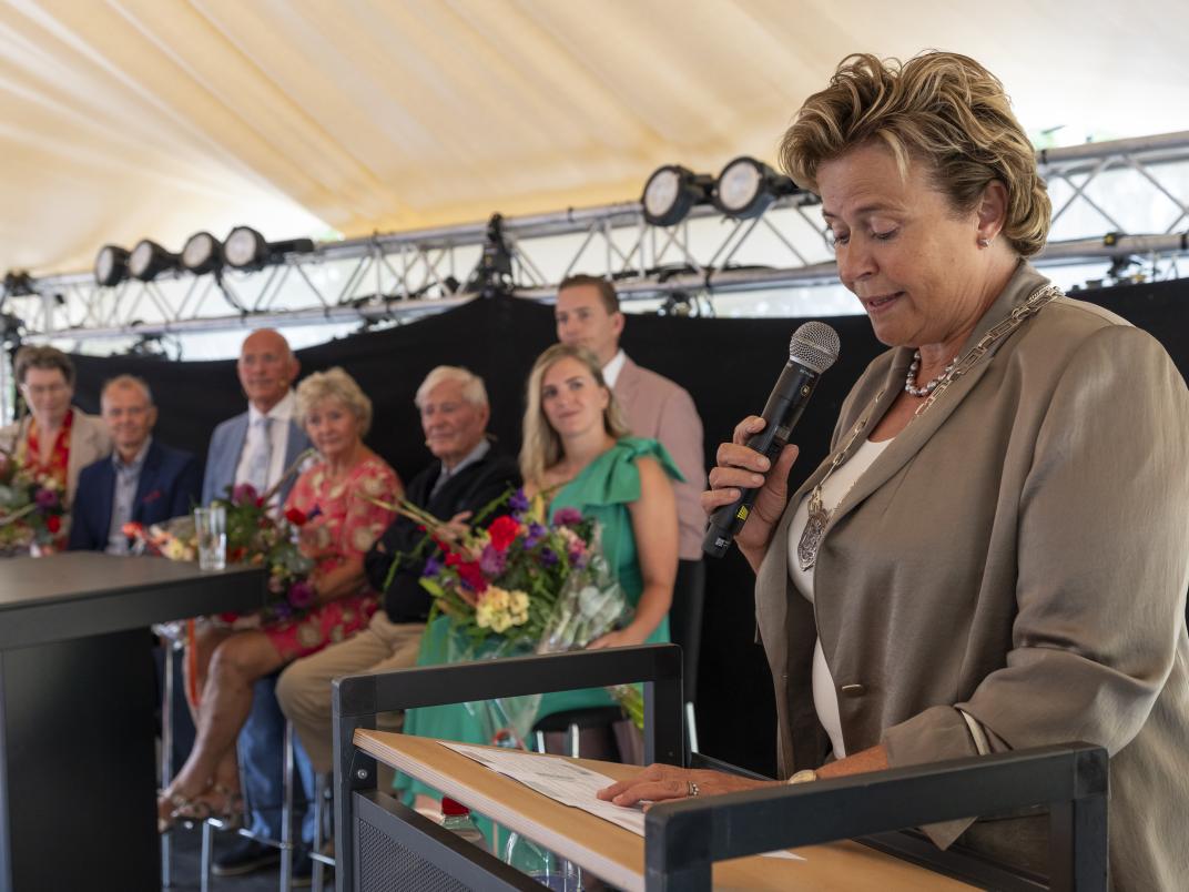 Predicaat Koninklijk bij 100 jarig jubileum Zeeman BV